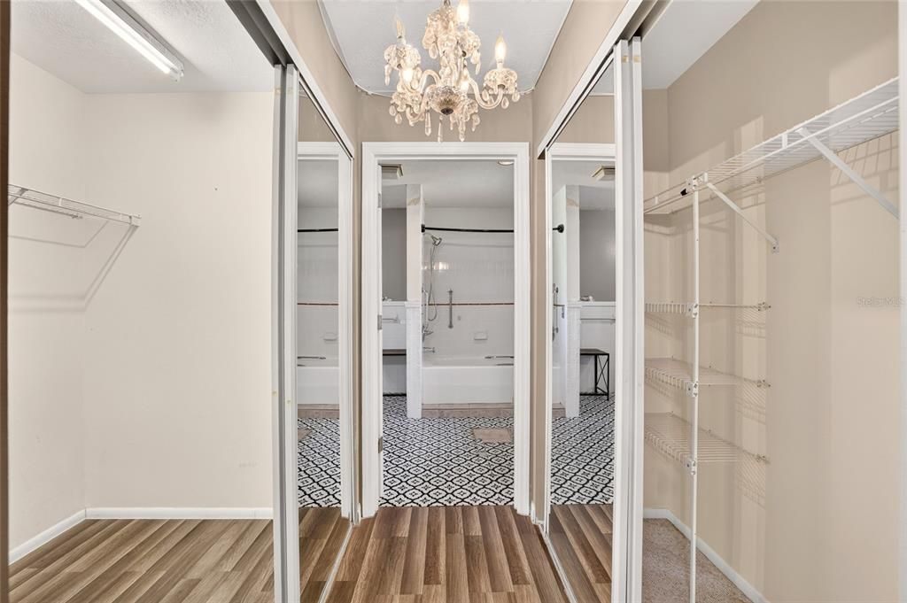 Active With Contract: $237,000 (3 beds, 2 baths, 1685 Square Feet)