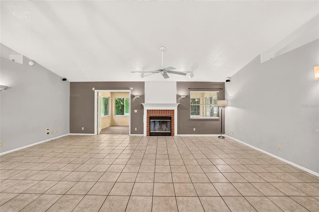 Active With Contract: $237,000 (3 beds, 2 baths, 1685 Square Feet)