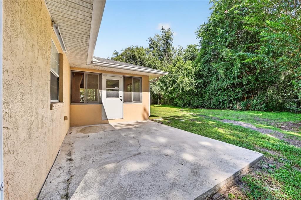 Active With Contract: $237,000 (3 beds, 2 baths, 1685 Square Feet)