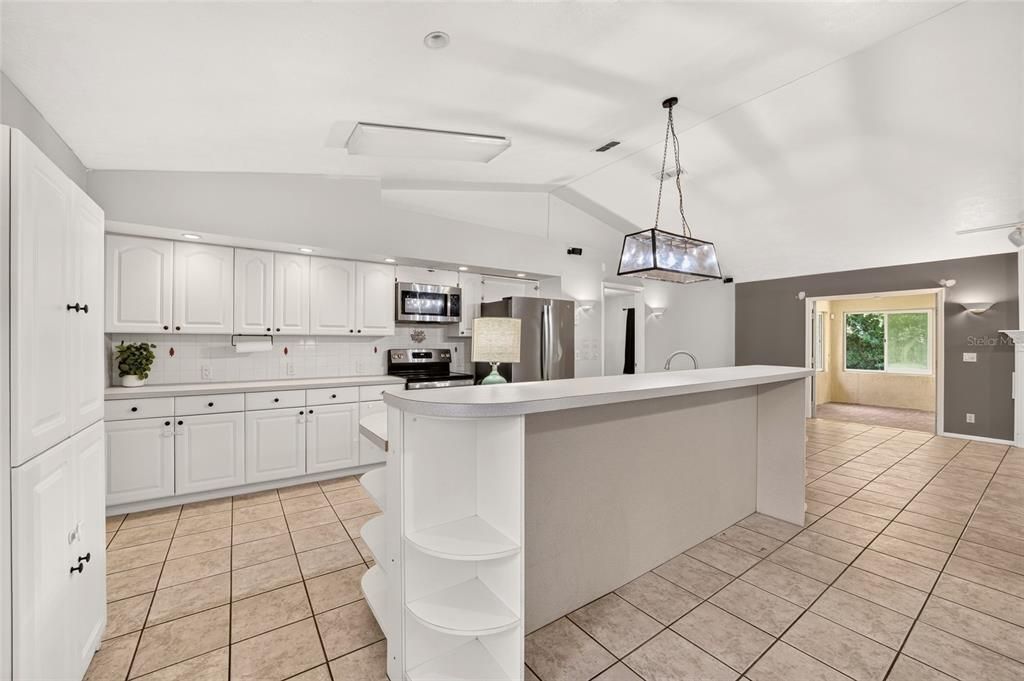 Active With Contract: $237,000 (3 beds, 2 baths, 1685 Square Feet)