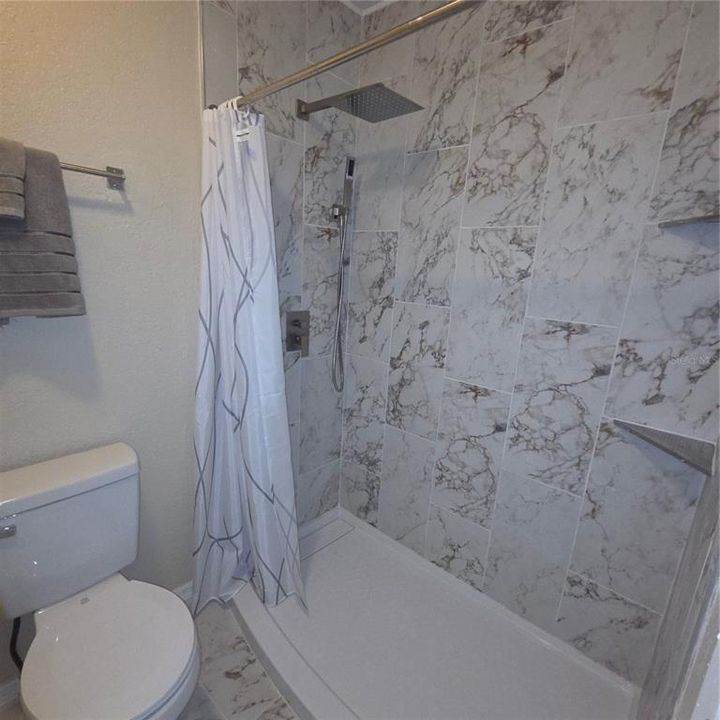 En Venta: $235,000 (2 camas, 2 baños, 956 Pies cuadrados)