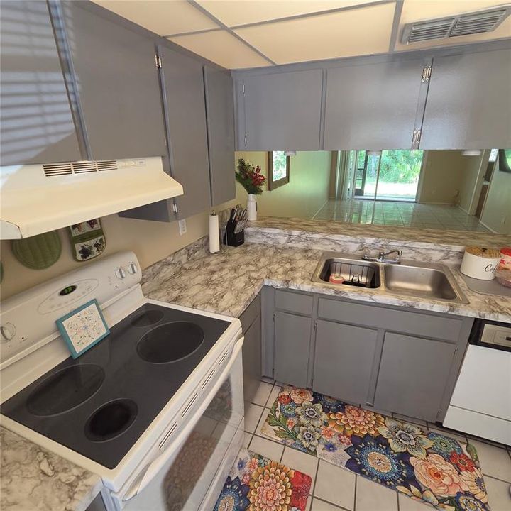 En Venta: $235,000 (2 camas, 2 baños, 956 Pies cuadrados)