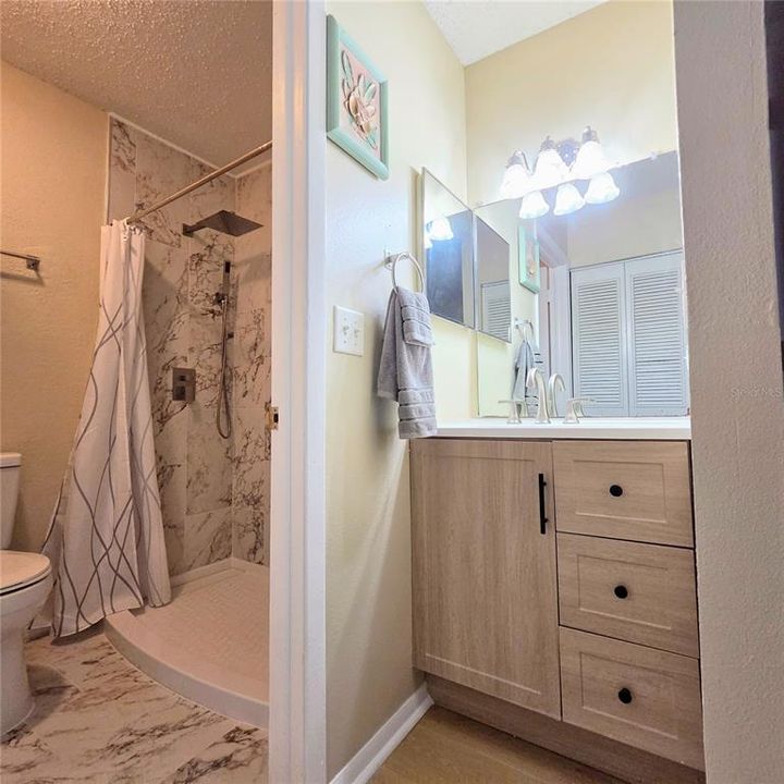 En Venta: $235,000 (2 camas, 2 baños, 956 Pies cuadrados)