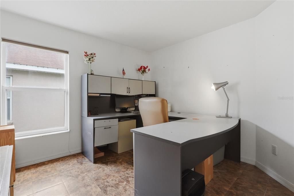 На продажу: $329,000 (3 спален, 2 ванн, 1332 Квадратных фут)