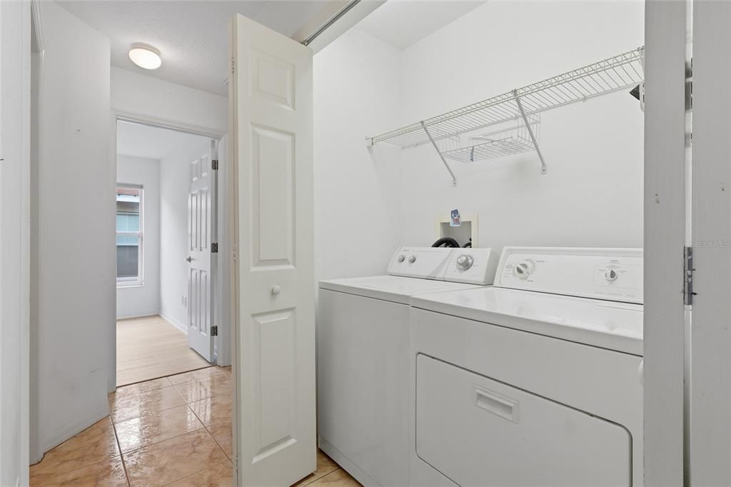 На продажу: $329,000 (3 спален, 2 ванн, 1332 Квадратных фут)