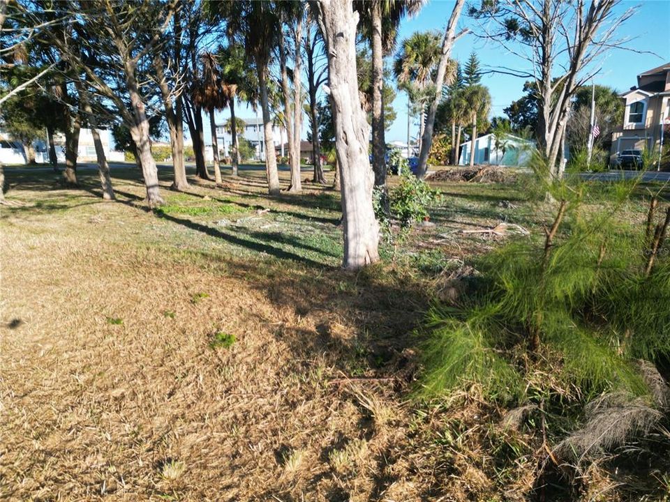 待售: $214,900 (0.19 acres)