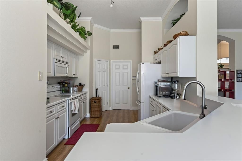 For Sale: $395,000 (3 beds, 2 baths, 1957 Square Feet)