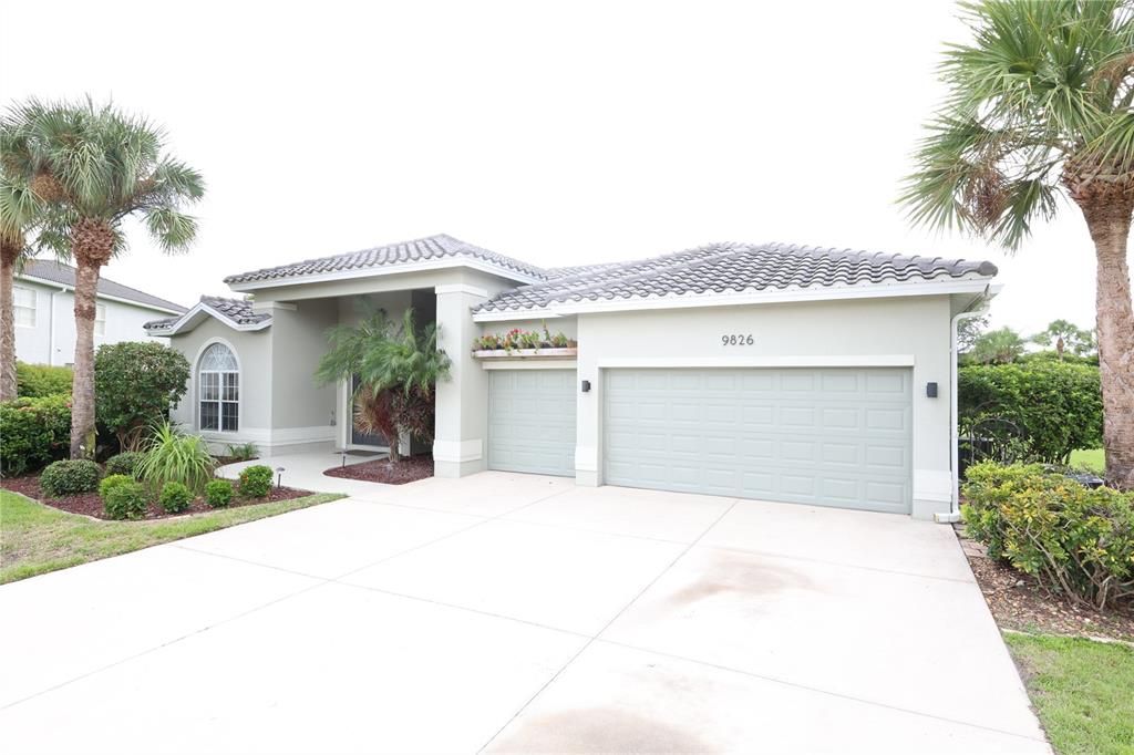 For Sale: $575,000 (5 beds, 3 baths, 2826 Square Feet)