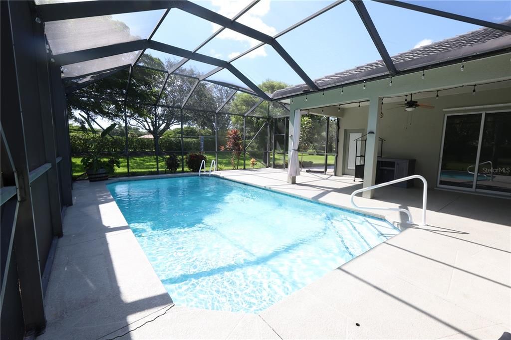 For Sale: $575,000 (5 beds, 3 baths, 2826 Square Feet)