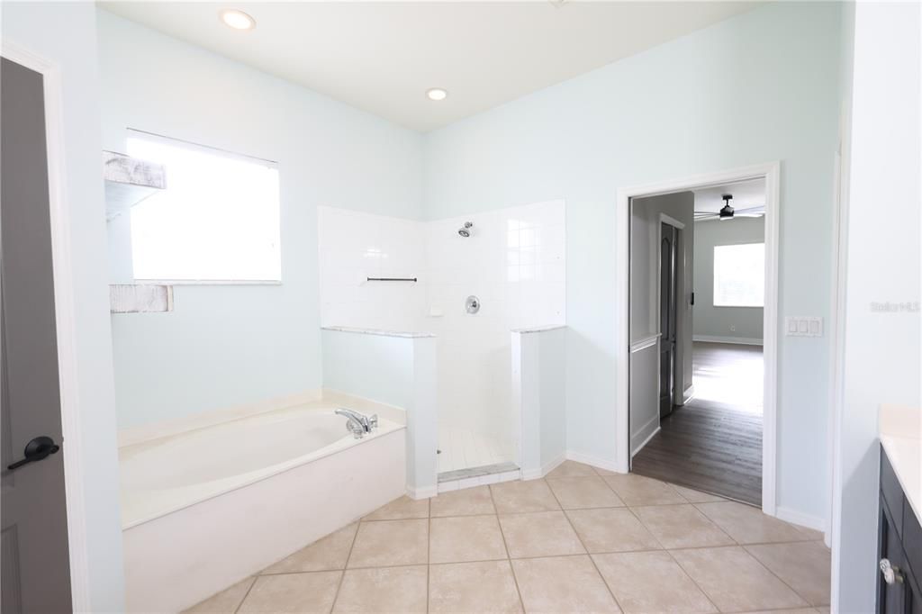 For Sale: $575,000 (5 beds, 3 baths, 2826 Square Feet)