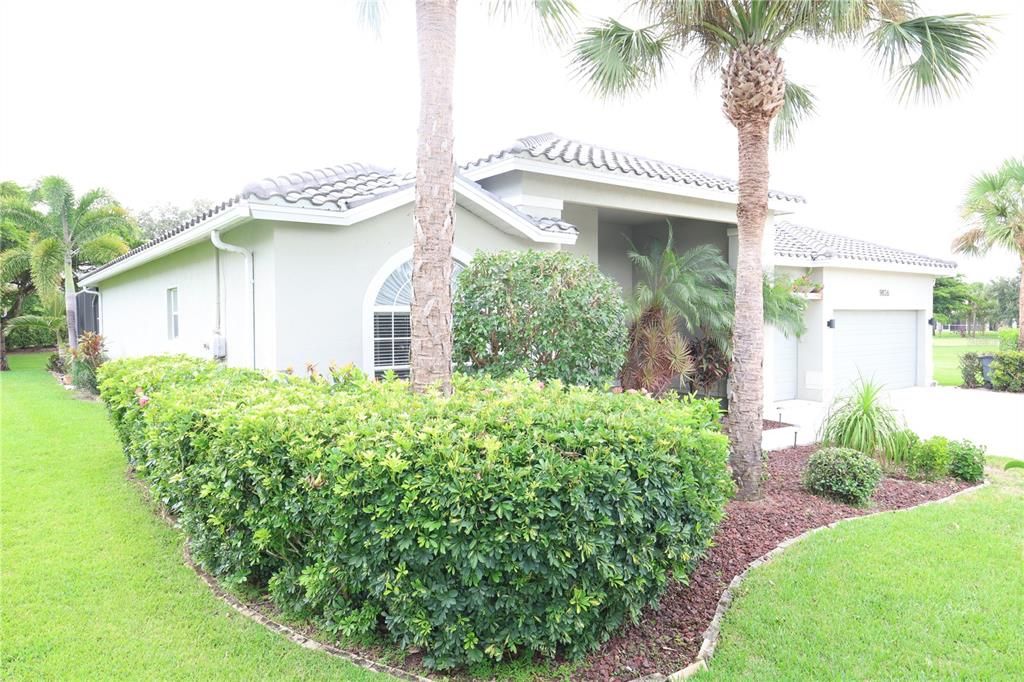 For Sale: $575,000 (5 beds, 3 baths, 2826 Square Feet)
