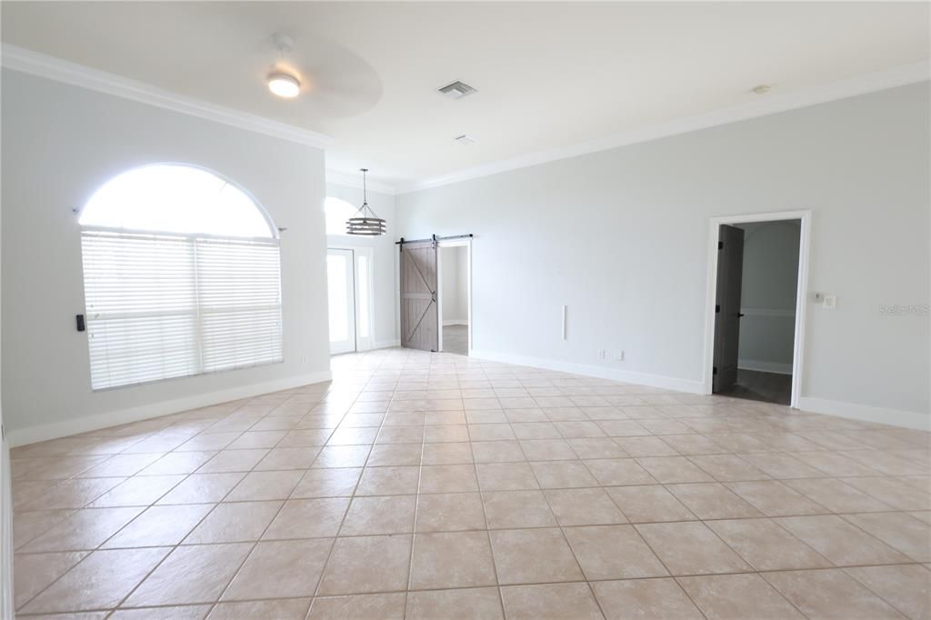 For Sale: $575,000 (5 beds, 3 baths, 2826 Square Feet)