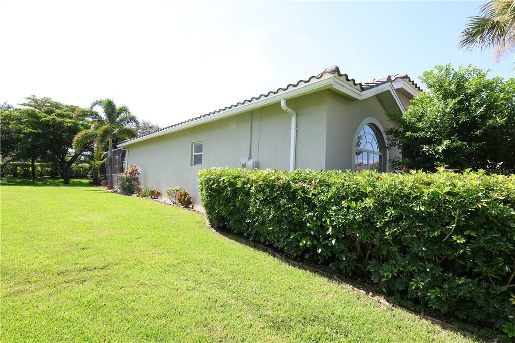 For Sale: $575,000 (5 beds, 3 baths, 2826 Square Feet)