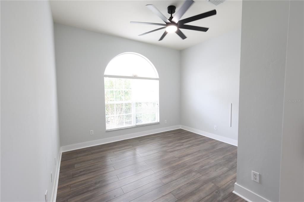 For Sale: $575,000 (5 beds, 3 baths, 2826 Square Feet)