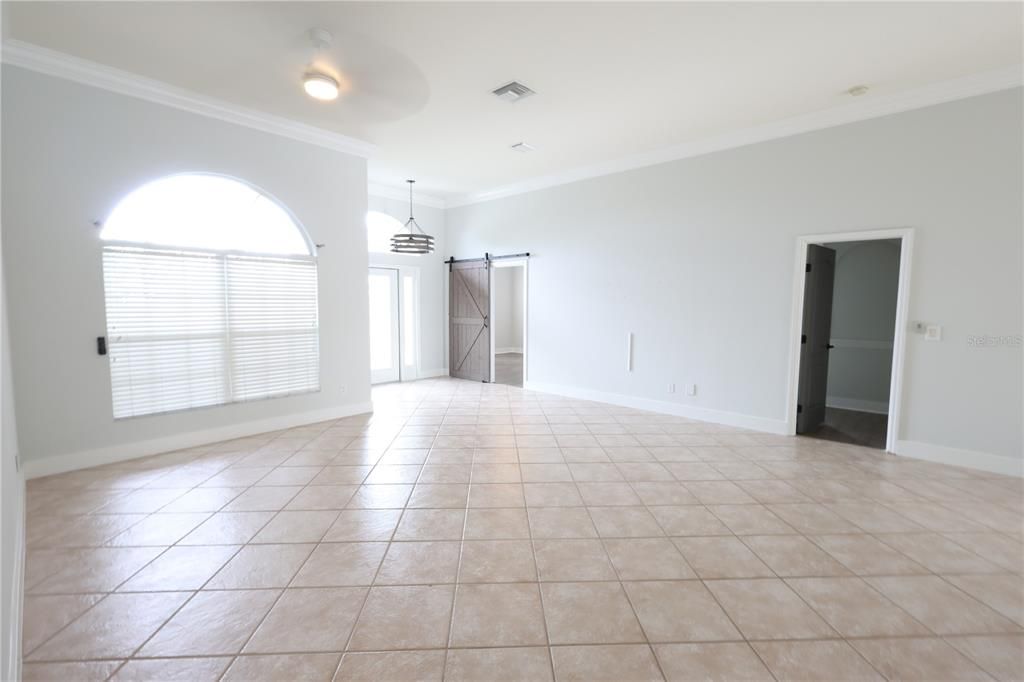 For Sale: $575,000 (5 beds, 3 baths, 2826 Square Feet)