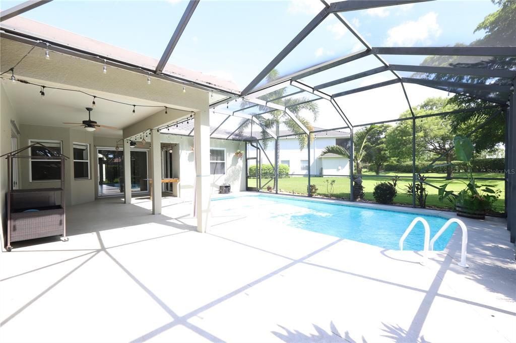 For Sale: $575,000 (5 beds, 3 baths, 2826 Square Feet)