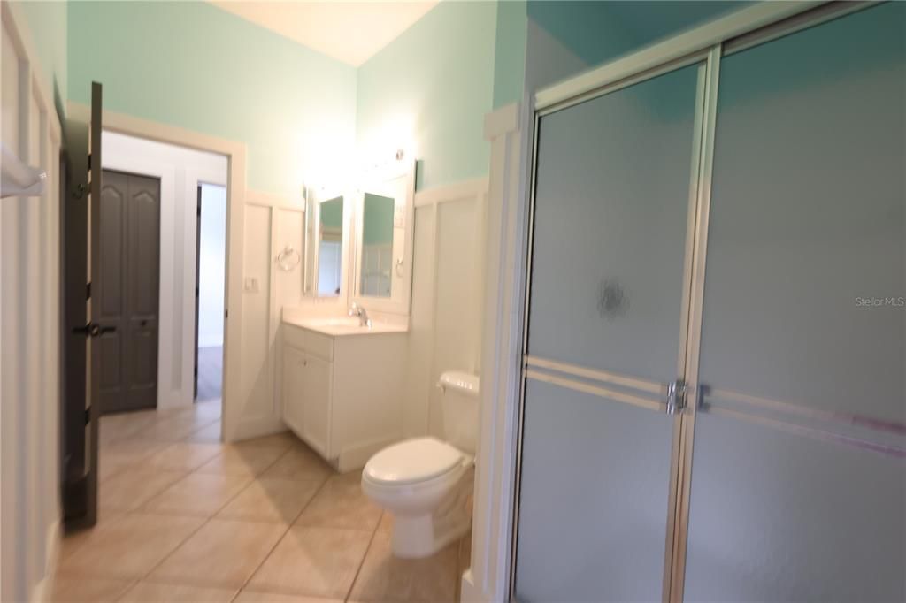 For Sale: $575,000 (5 beds, 3 baths, 2826 Square Feet)
