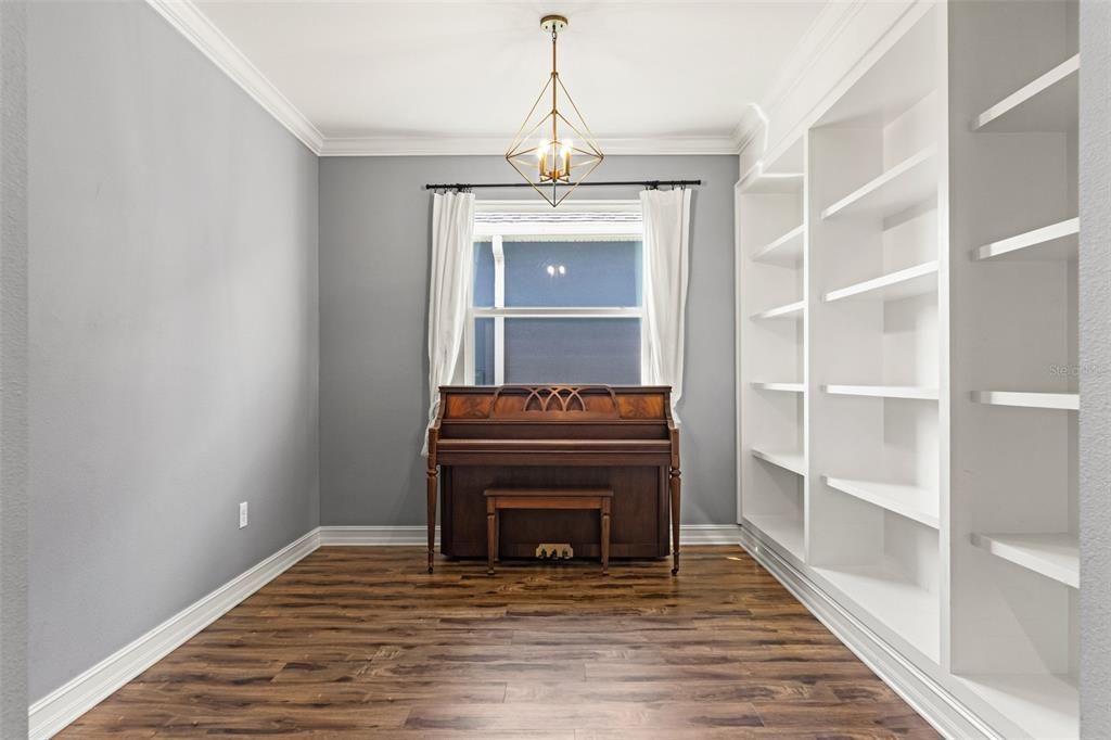 For Sale: $600,000 (4 beds, 4 baths, 2770 Square Feet)