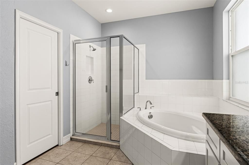 For Sale: $600,000 (4 beds, 4 baths, 2770 Square Feet)