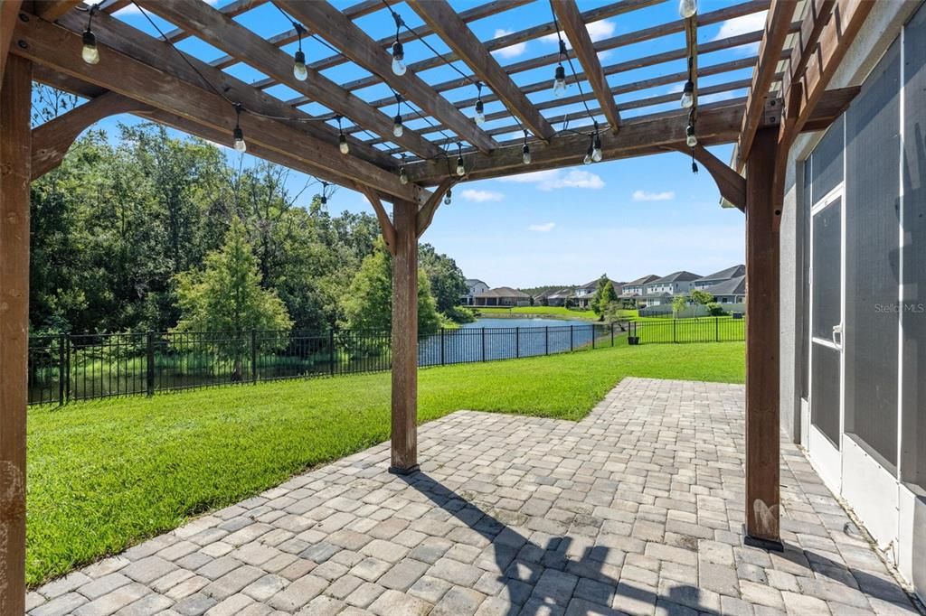 For Sale: $600,000 (4 beds, 4 baths, 2770 Square Feet)