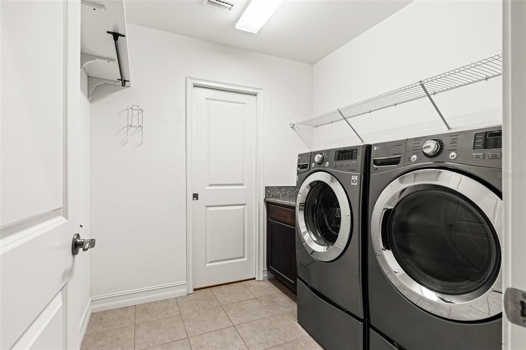 For Sale: $600,000 (4 beds, 4 baths, 2770 Square Feet)