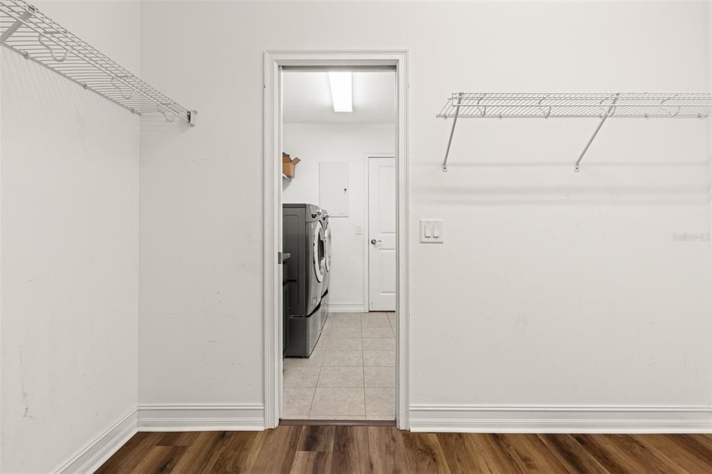 For Sale: $600,000 (4 beds, 4 baths, 2770 Square Feet)