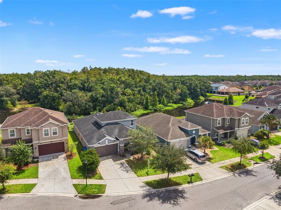 For Sale: $600,000 (4 beds, 4 baths, 2770 Square Feet)