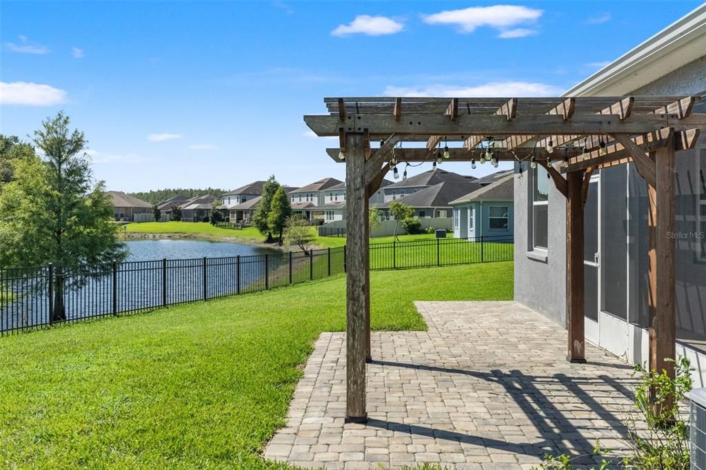 For Sale: $600,000 (4 beds, 4 baths, 2770 Square Feet)