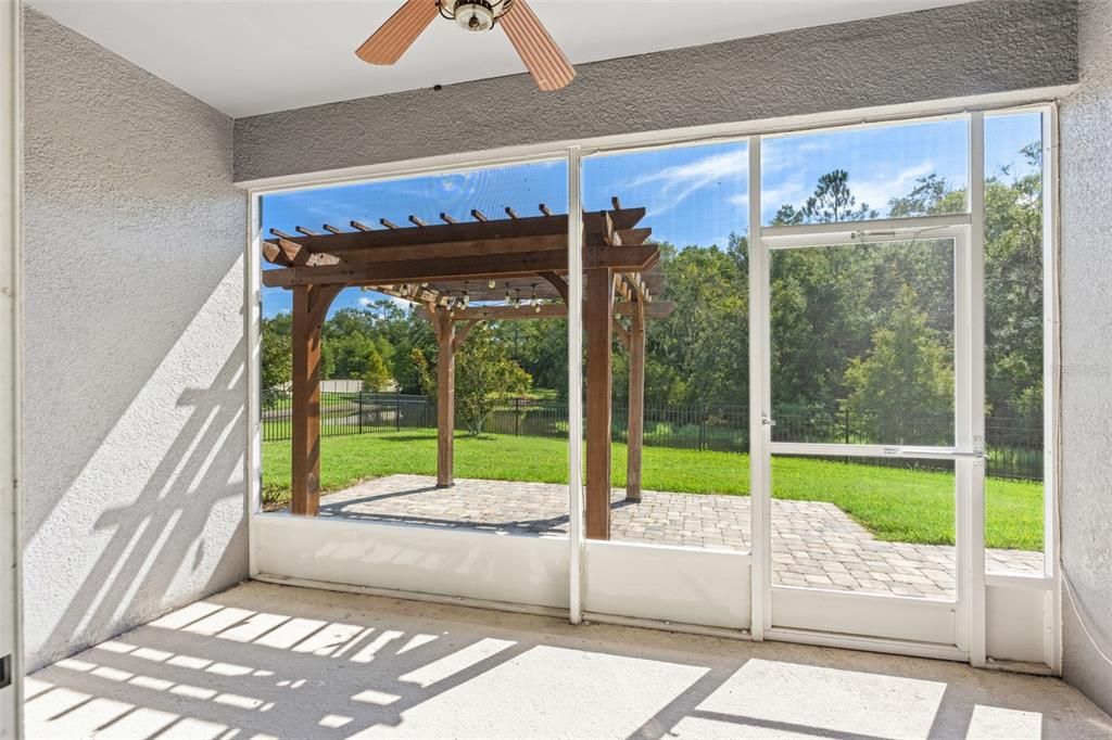 For Sale: $600,000 (4 beds, 4 baths, 2770 Square Feet)