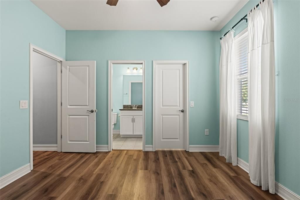 For Sale: $600,000 (4 beds, 4 baths, 2770 Square Feet)