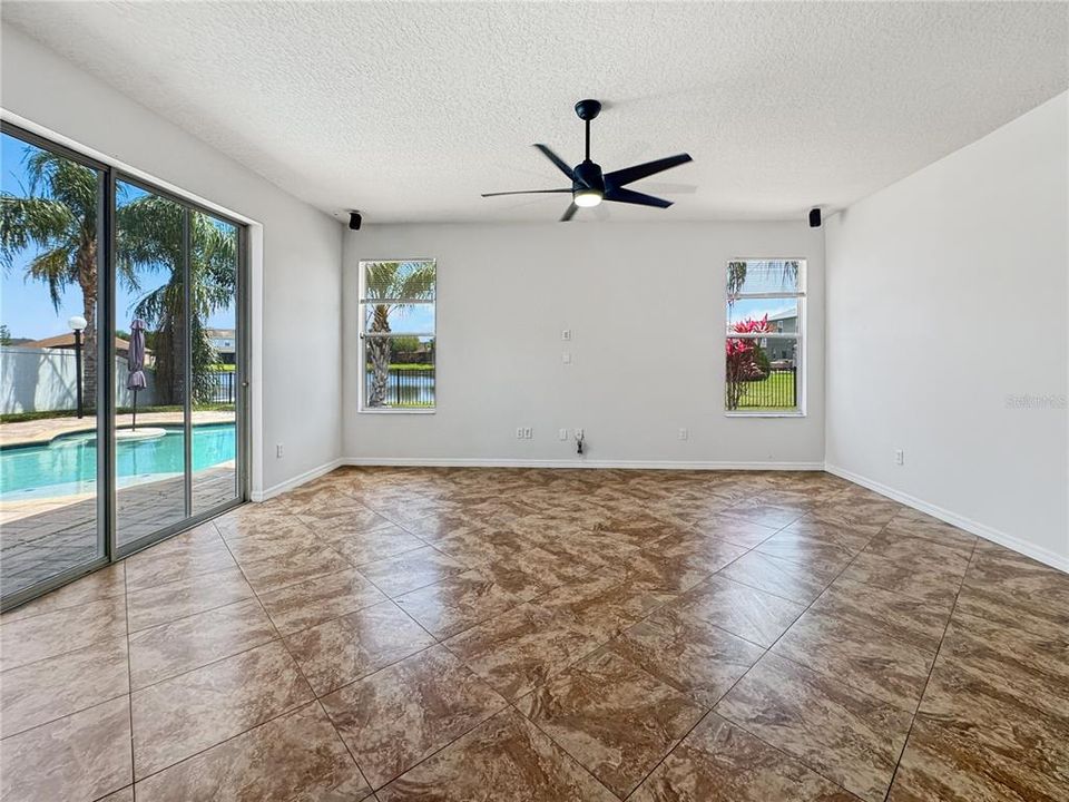 En Renta: $3,200 (4 camas, 3 baños, 2307 Pies cuadrados)