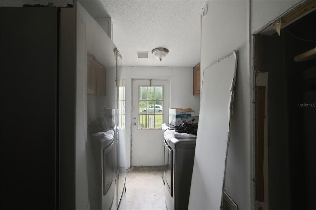 На продажу: $199,000 (4 спален, 2 ванн, 1988 Квадратных фут)