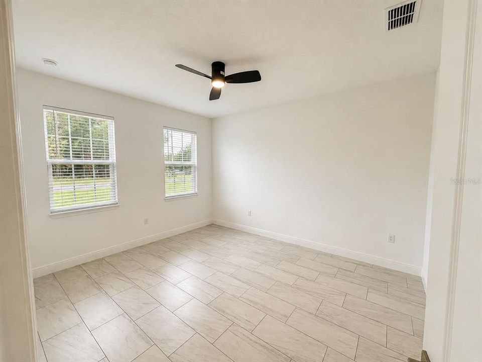 For Rent: $2,000 (4 beds, 3 baths, 1805 Square Feet)