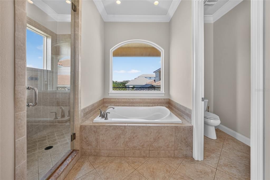 For Sale: $2,699,000 (6 beds, 4 baths, 5162 Square Feet)