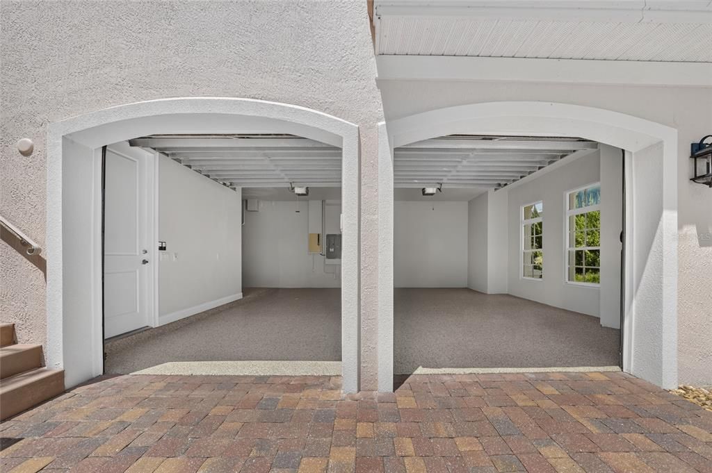 For Sale: $2,699,000 (6 beds, 4 baths, 5162 Square Feet)