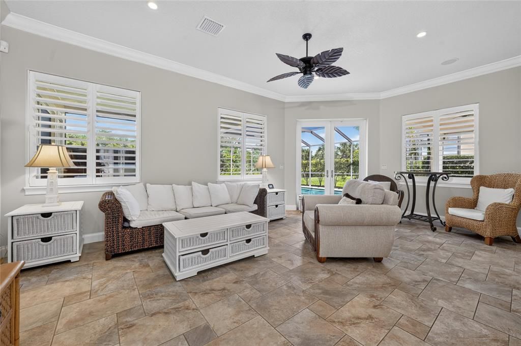 For Sale: $2,699,000 (6 beds, 4 baths, 5162 Square Feet)