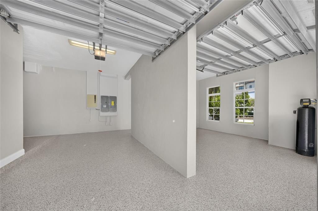 For Sale: $2,699,000 (6 beds, 4 baths, 5162 Square Feet)