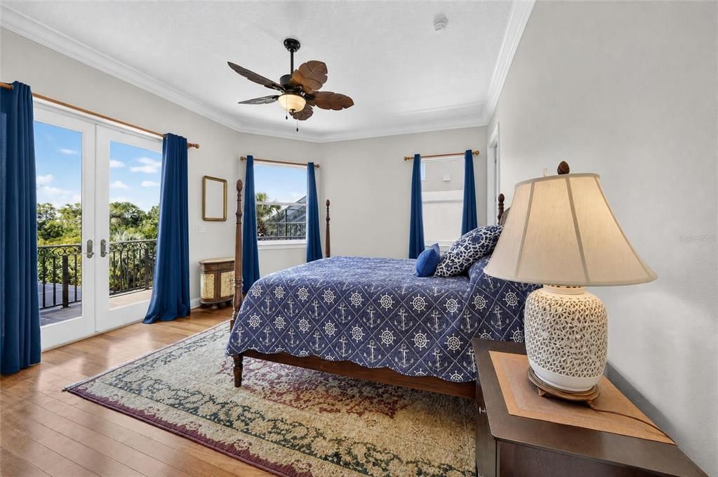 For Sale: $2,699,000 (6 beds, 4 baths, 5162 Square Feet)