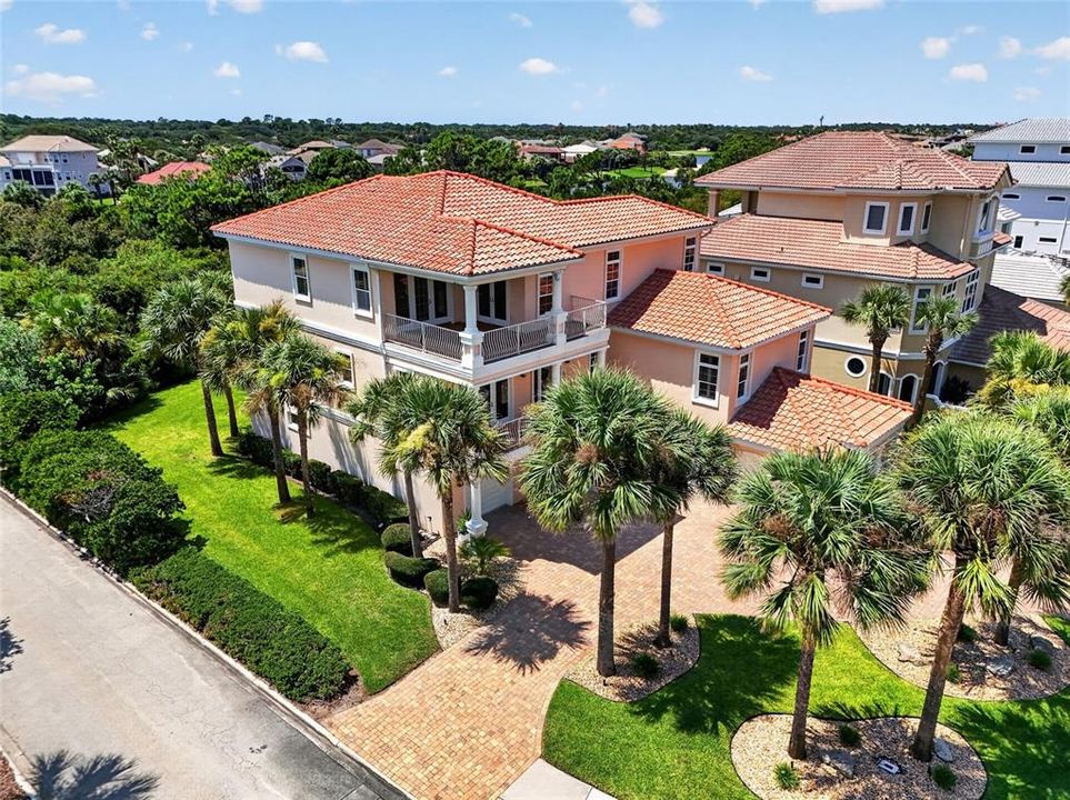 For Sale: $2,699,000 (6 beds, 4 baths, 5162 Square Feet)
