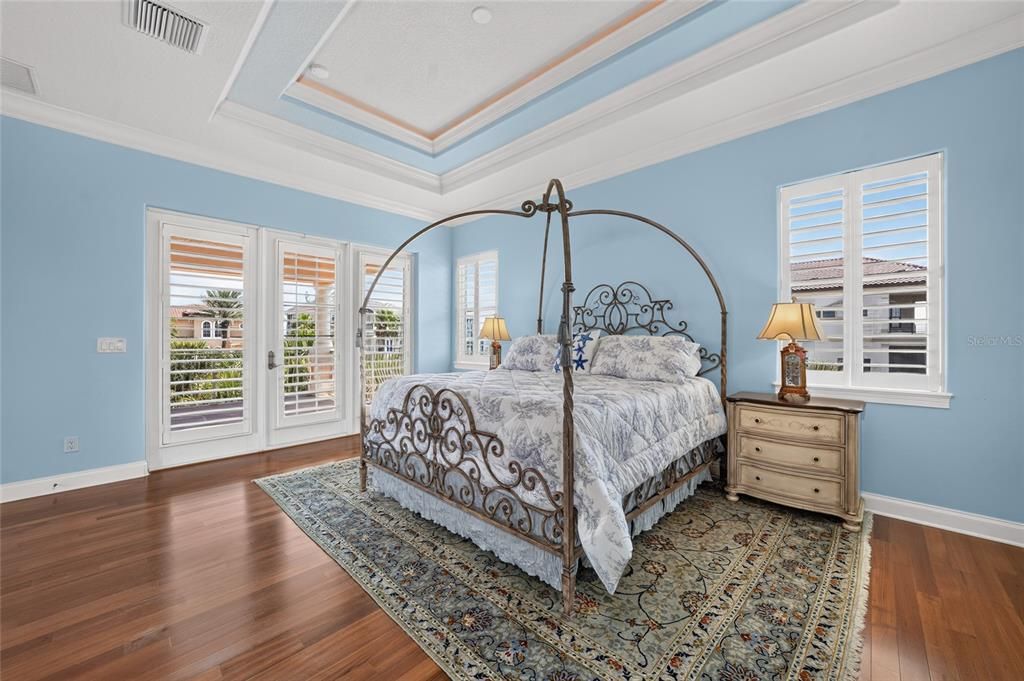 For Sale: $2,699,000 (6 beds, 4 baths, 5162 Square Feet)