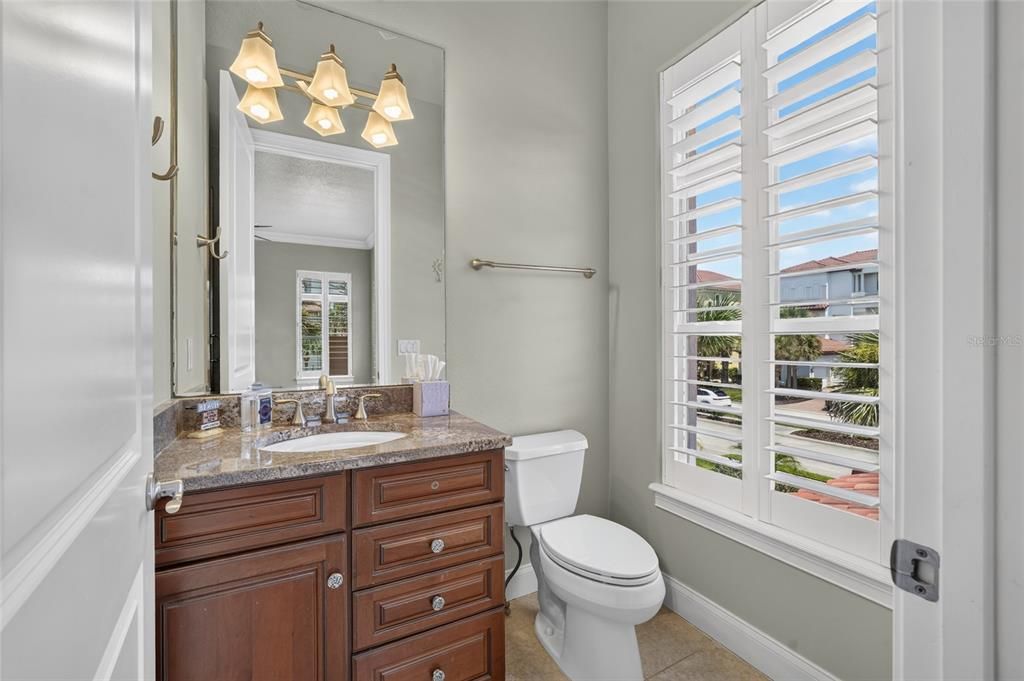 For Sale: $2,699,000 (6 beds, 4 baths, 5162 Square Feet)