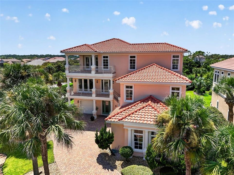 For Sale: $2,699,000 (6 beds, 4 baths, 5162 Square Feet)