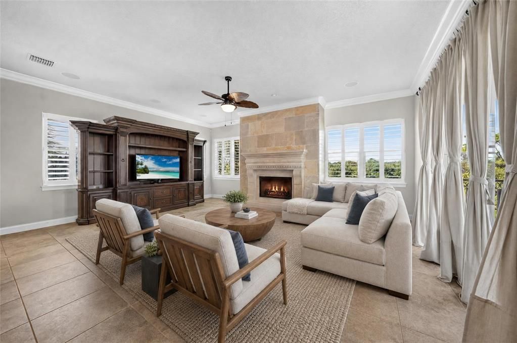 For Sale: $2,699,000 (6 beds, 4 baths, 5162 Square Feet)