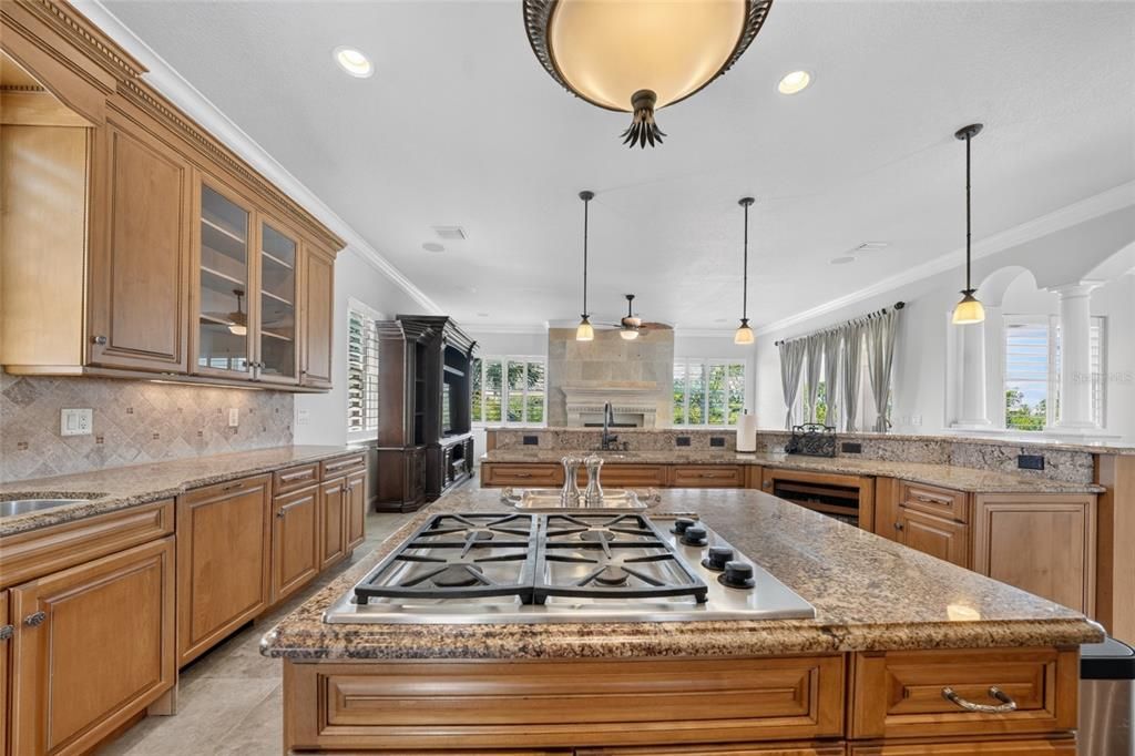 For Sale: $2,699,000 (6 beds, 4 baths, 5162 Square Feet)