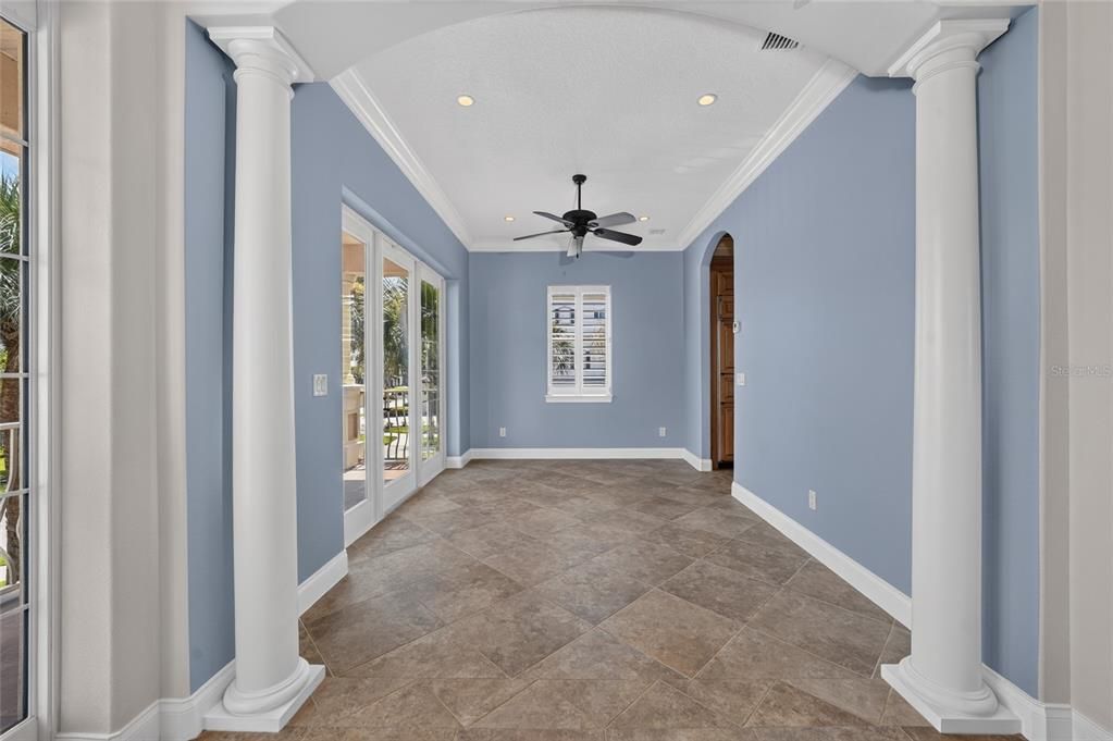For Sale: $2,699,000 (6 beds, 4 baths, 5162 Square Feet)