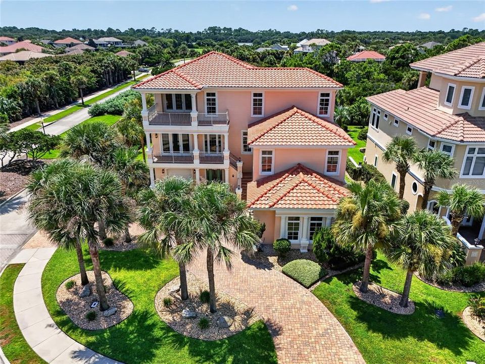 For Sale: $2,699,000 (6 beds, 4 baths, 5162 Square Feet)