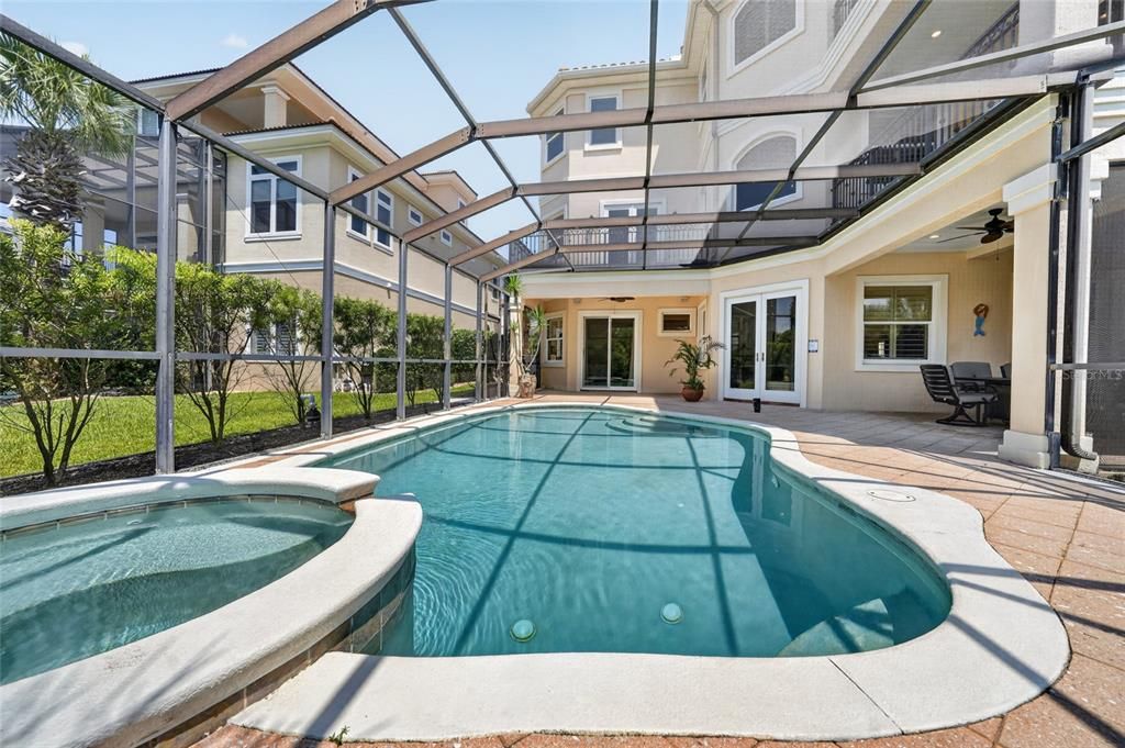 For Sale: $2,699,000 (6 beds, 4 baths, 5162 Square Feet)