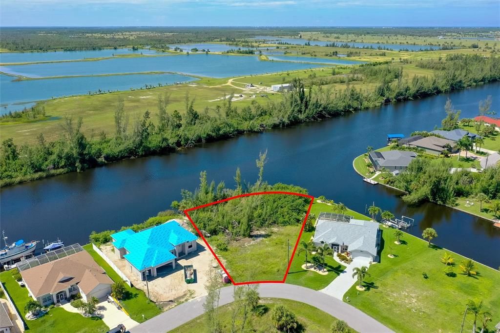 На продажу: $245,000 (0.43 acres)