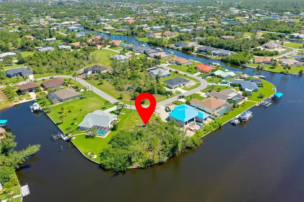 На продажу: $245,000 (0.43 acres)