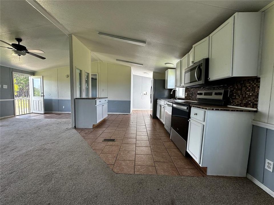 En Venta: $279,900 (4 camas, 2 baños, 1368 Pies cuadrados)